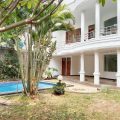 Rumah Dijual Pondok Indah 52,5 juta/bulan Luas 648 m2 Swimming Pool