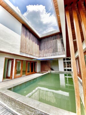Rumah Dijual Pondok Indah 29 M Luas 654 m2 Swimming Pool