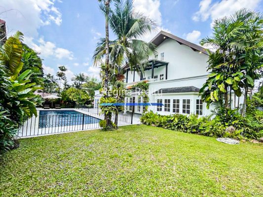 Disewa Rumah Coumpound 2 Lantai Luas 1000-an m2 , Harga 1 M an ada Swimming Pool di Kemang