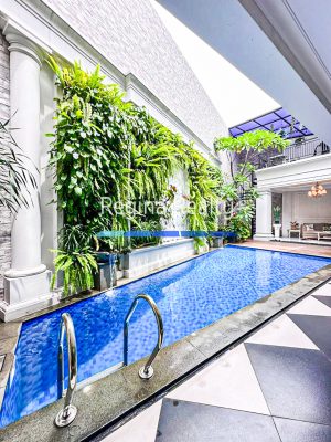 Rumah Dijual Pondok Indah 55 M-an Luas 650-an m2 Swimming Pool