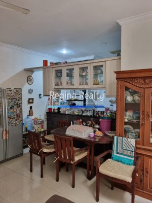 Rumah Dijual Cilandak 5 M-an Luas 250-an m2 Semi Furnished